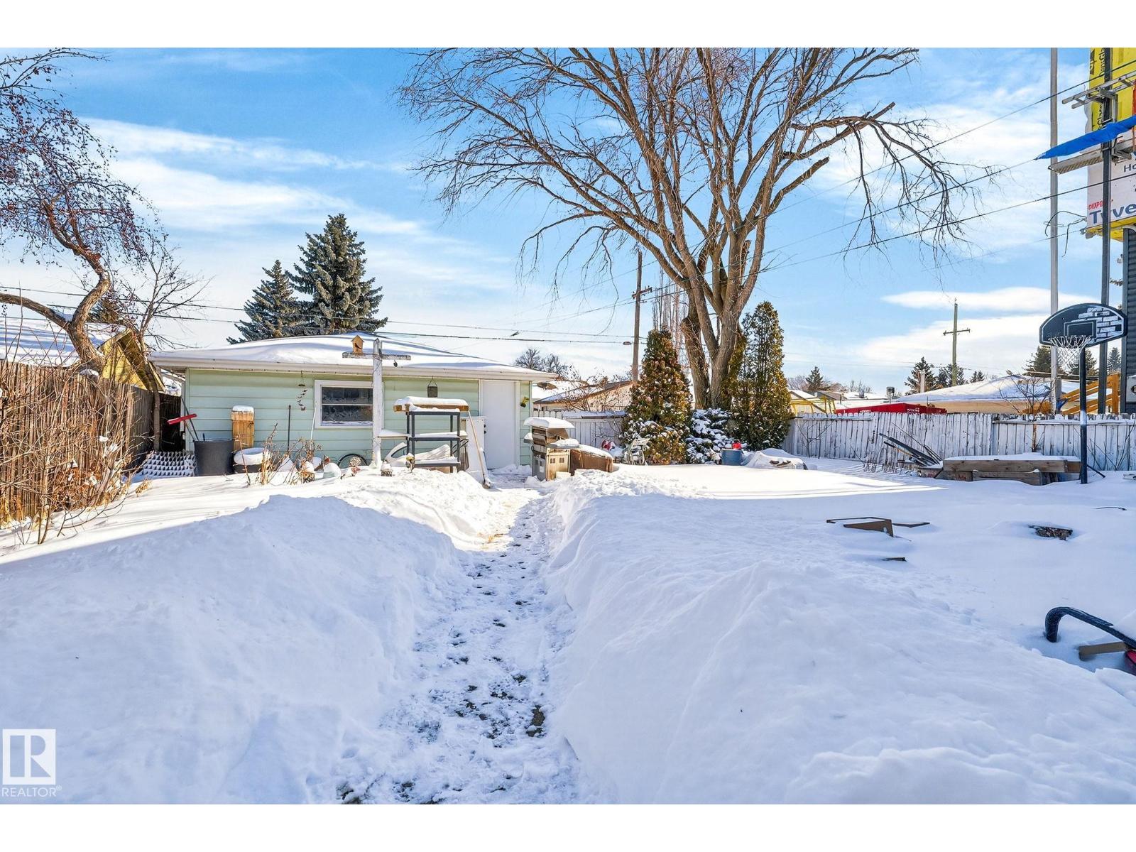10631 147 St NW, Edmonton, Alberta  T5N 3C6 - Photo 5 - E4474678
