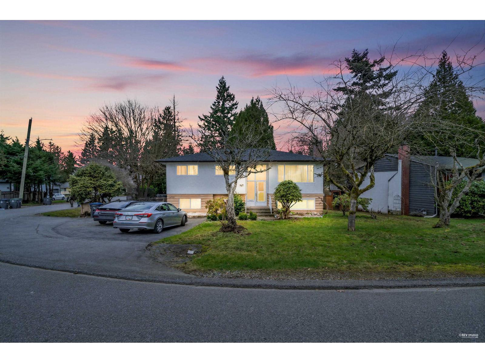 12521 Grove Crescent, Surrey, British Columbia  V3V 2L6 - Photo 1 - R3122115