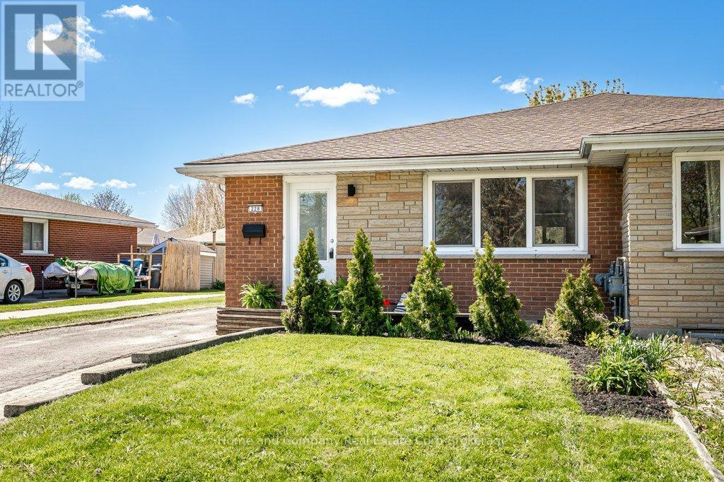 228 REDFORD CRESCENT, Stratford, Ontario