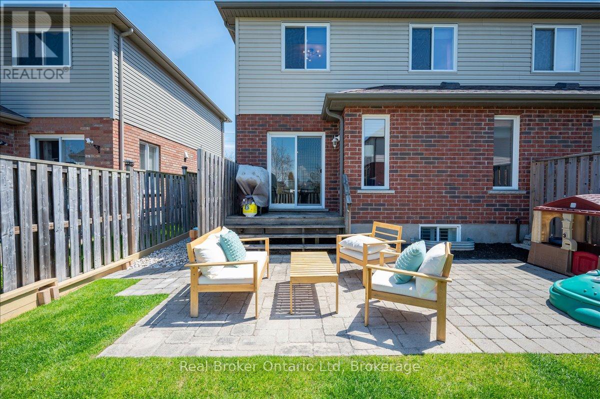 32 Laughland Lane, Guelph, Ontario  N1L 0C9 - Photo 35 - X13118086