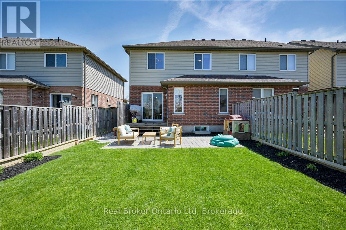 32 Laughland Lane, Guelph, Ontario  N1L 0C9 - Photo 39 - X13118086