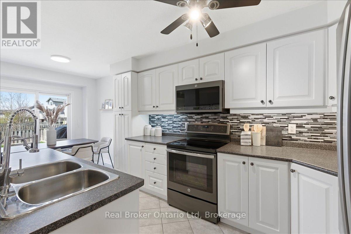 32 Laughland Lane, Guelph, Ontario  N1L 0C9 - Photo 7 - X13118086