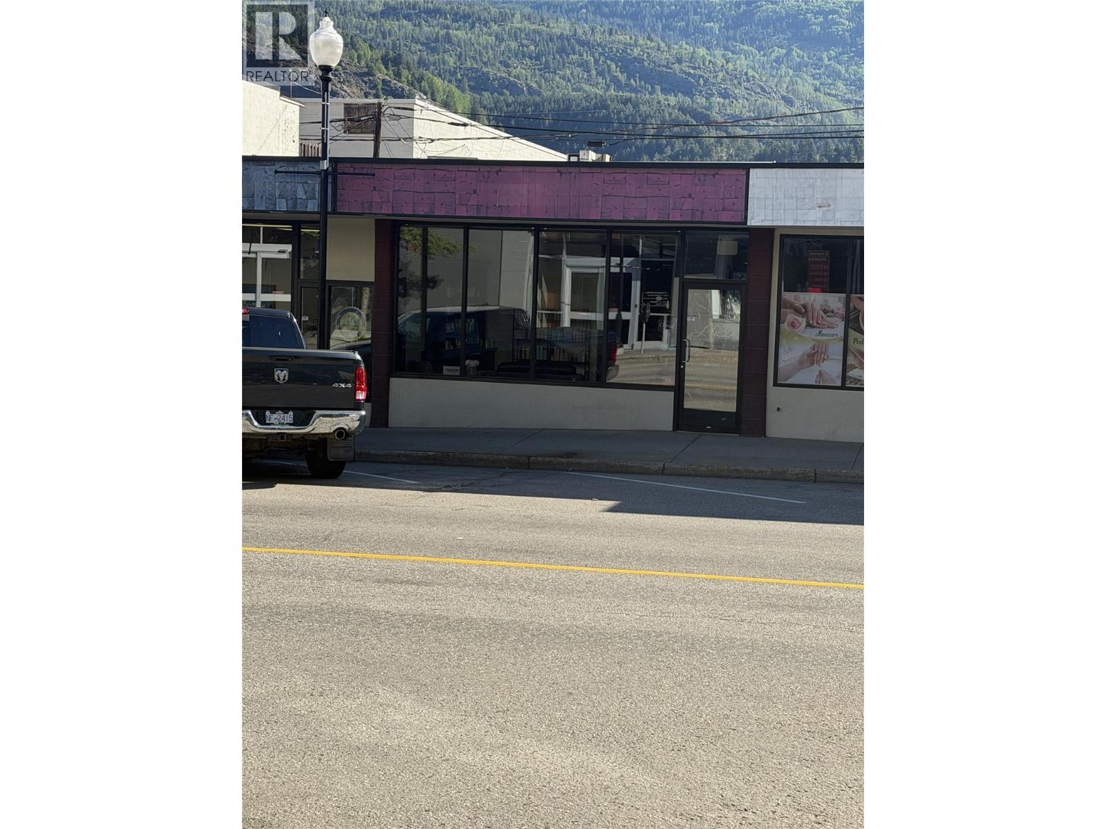 1287 Cedar Avenue, Trail, British Columbia  V1R 4B9 - Photo 1 - 10387067
