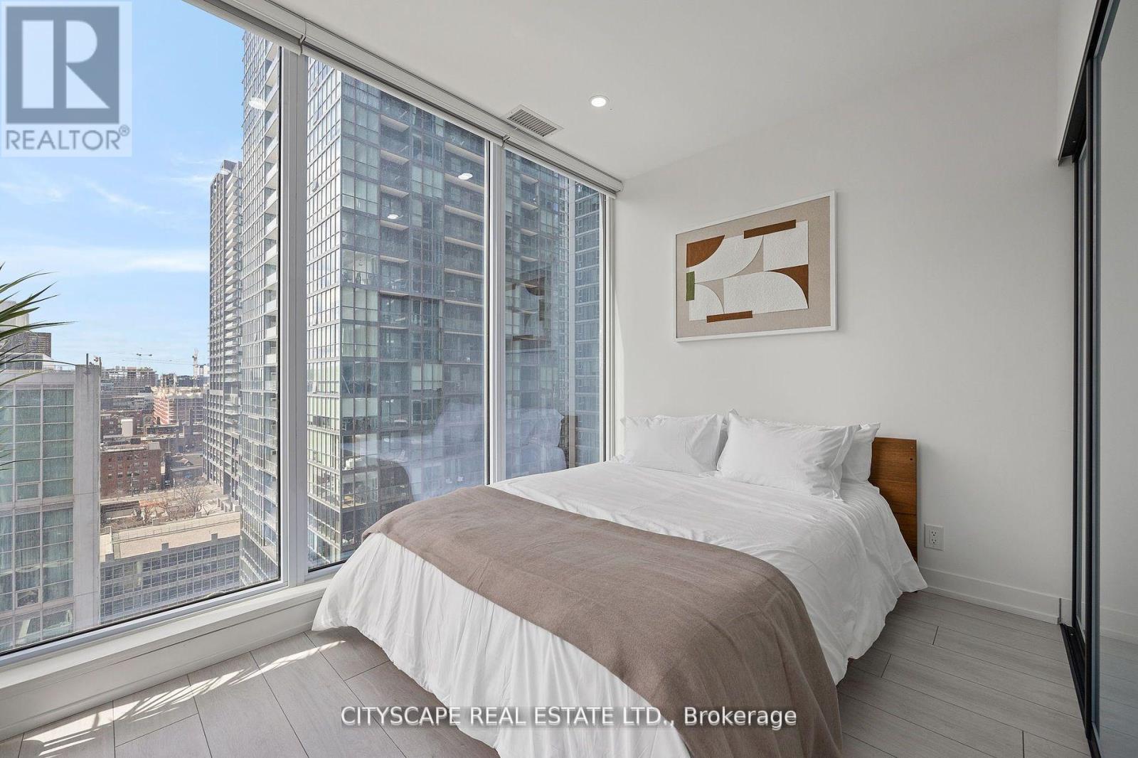 1802 - 55 Mercer Street S, Toronto, Ontario  M5V 1H2 - Photo 2 - C13118006