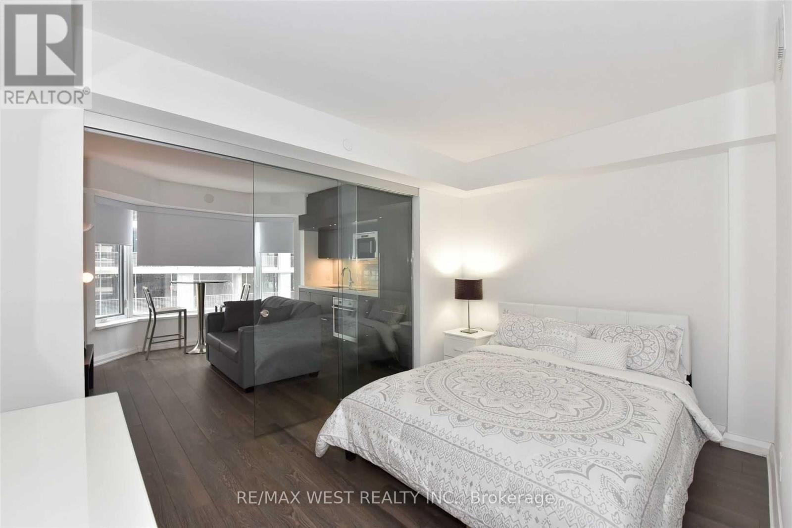 1209 - 155 Yorkville Avenue, Toronto, Ontario  M5R 1C4 - Photo 2 - C13118146