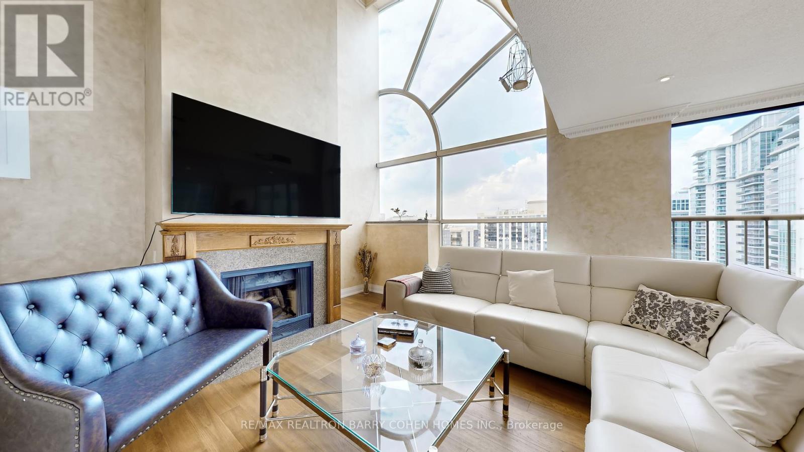 Ph2 - 100 Upper Madison Avenue, Toronto, Ontario  M2N 6M4 - Photo 1 - C13089806