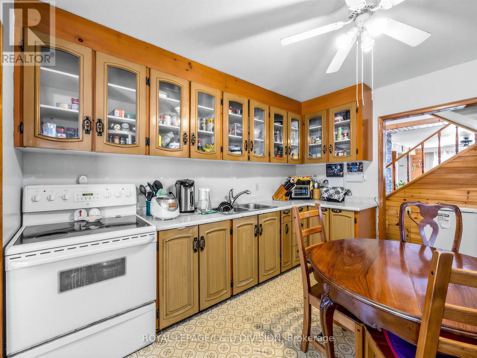 20 Glasgow Avenue, Toronto, Ontario  M1K 1C1 - Photo 11 - E13118088