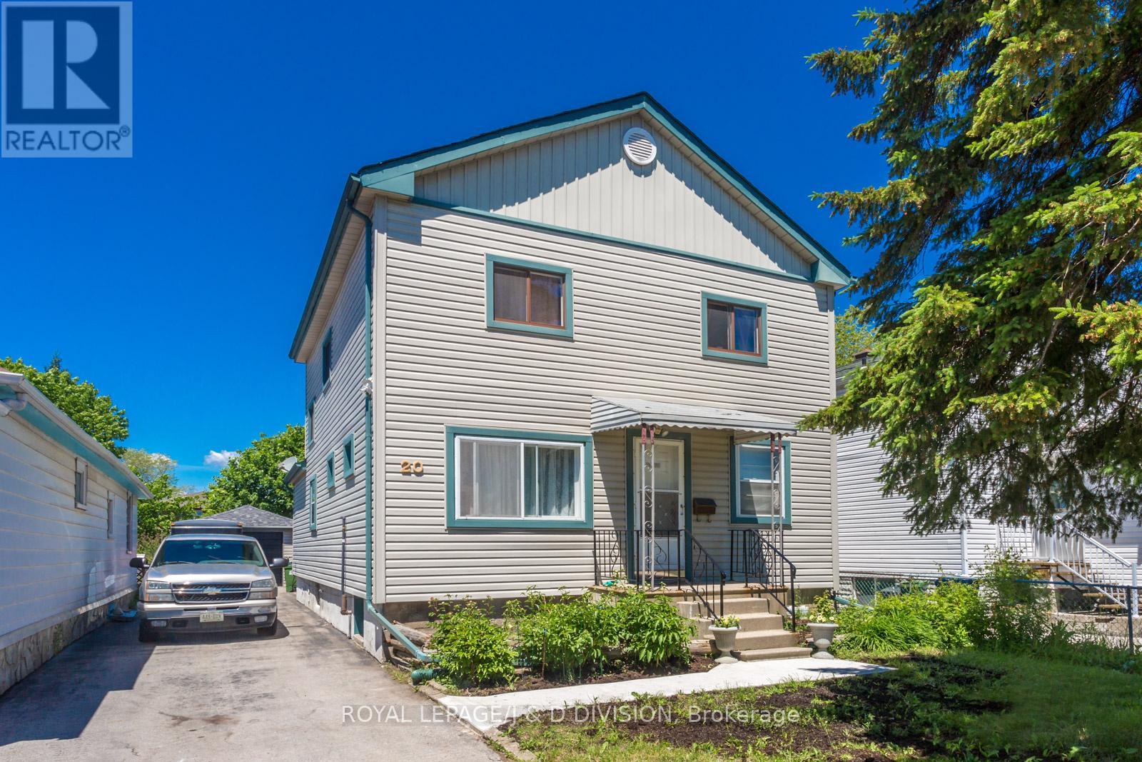 20 Glasgow Avenue, Toronto, Ontario  M1K 1C1 - Photo 3 - E13118088