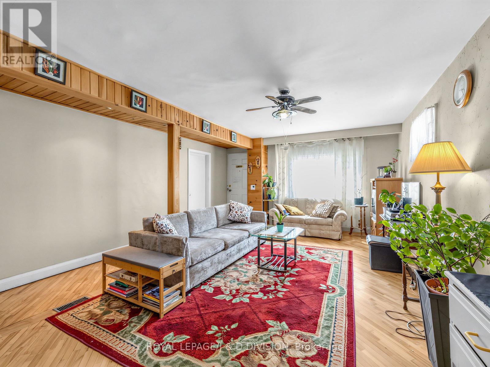 20 Glasgow Avenue, Toronto, Ontario  M1K 1C1 - Photo 6 - E13118088
