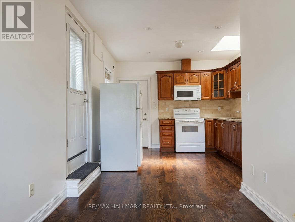 2 - 2038 Danforth Avenue, Toronto, Ontario  M4C 1J6 - Photo 10 - E13118096