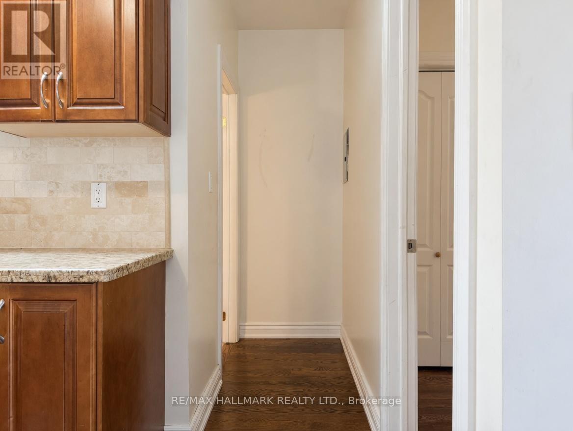 2 - 2038 Danforth Avenue, Toronto, Ontario  M4C 1J6 - Photo 11 - E13118096