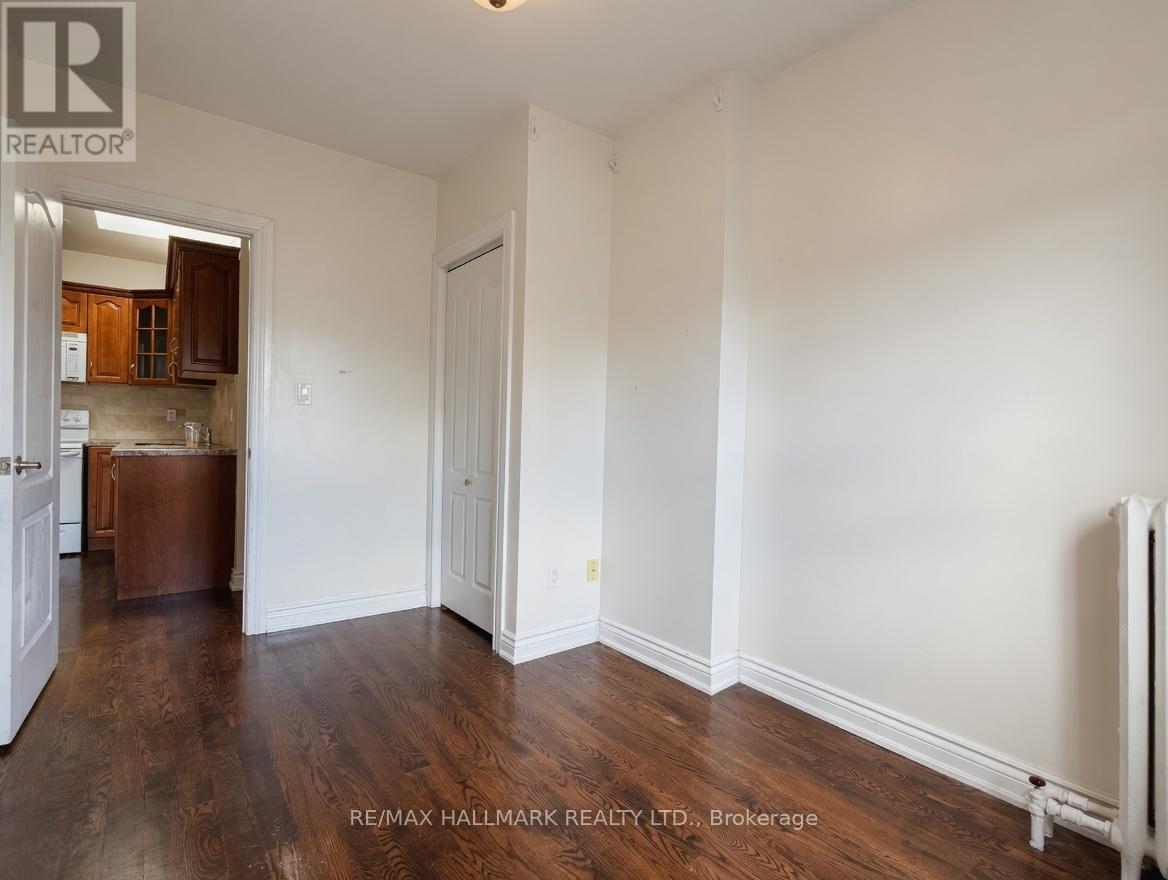 2 - 2038 Danforth Avenue, Toronto, Ontario  M4C 1J6 - Photo 7 - E13118096