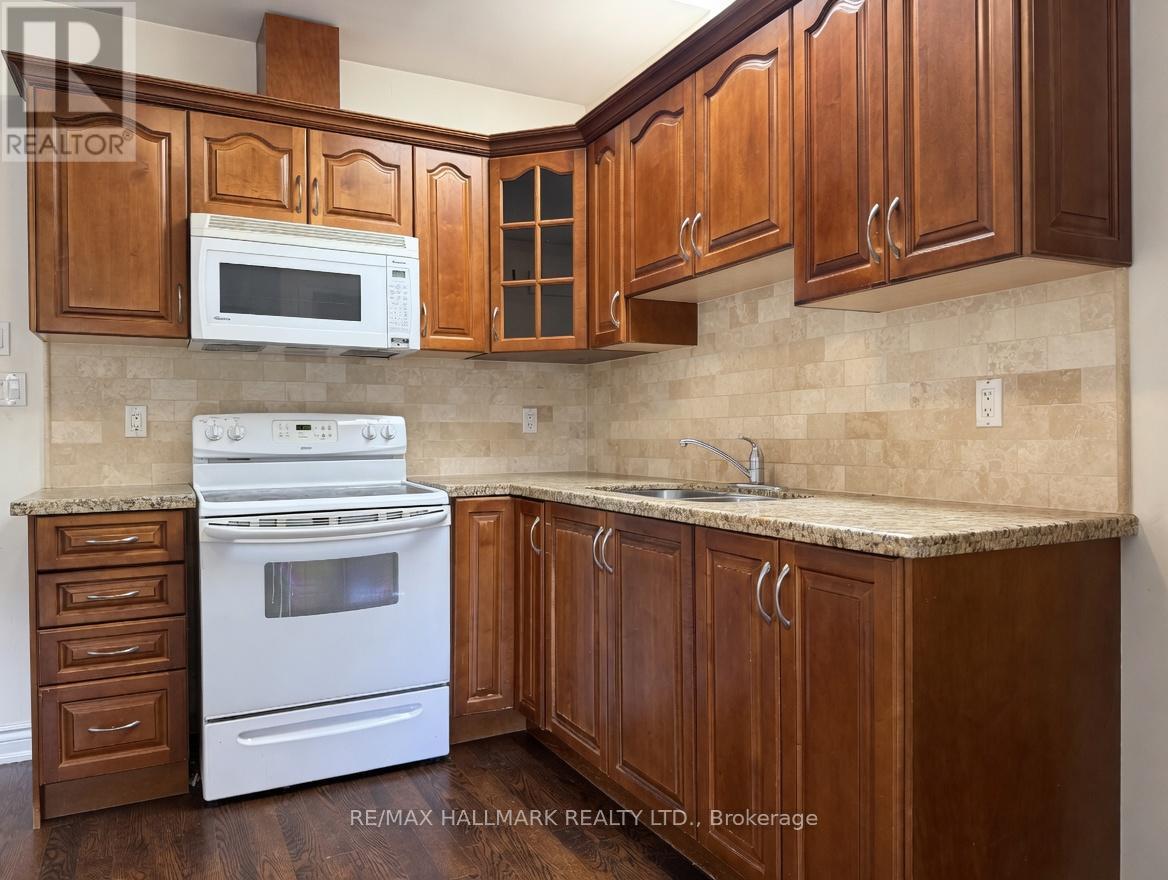 2 - 2038 Danforth Avenue, Toronto, Ontario  M4C 1J6 - Photo 8 - E13118096