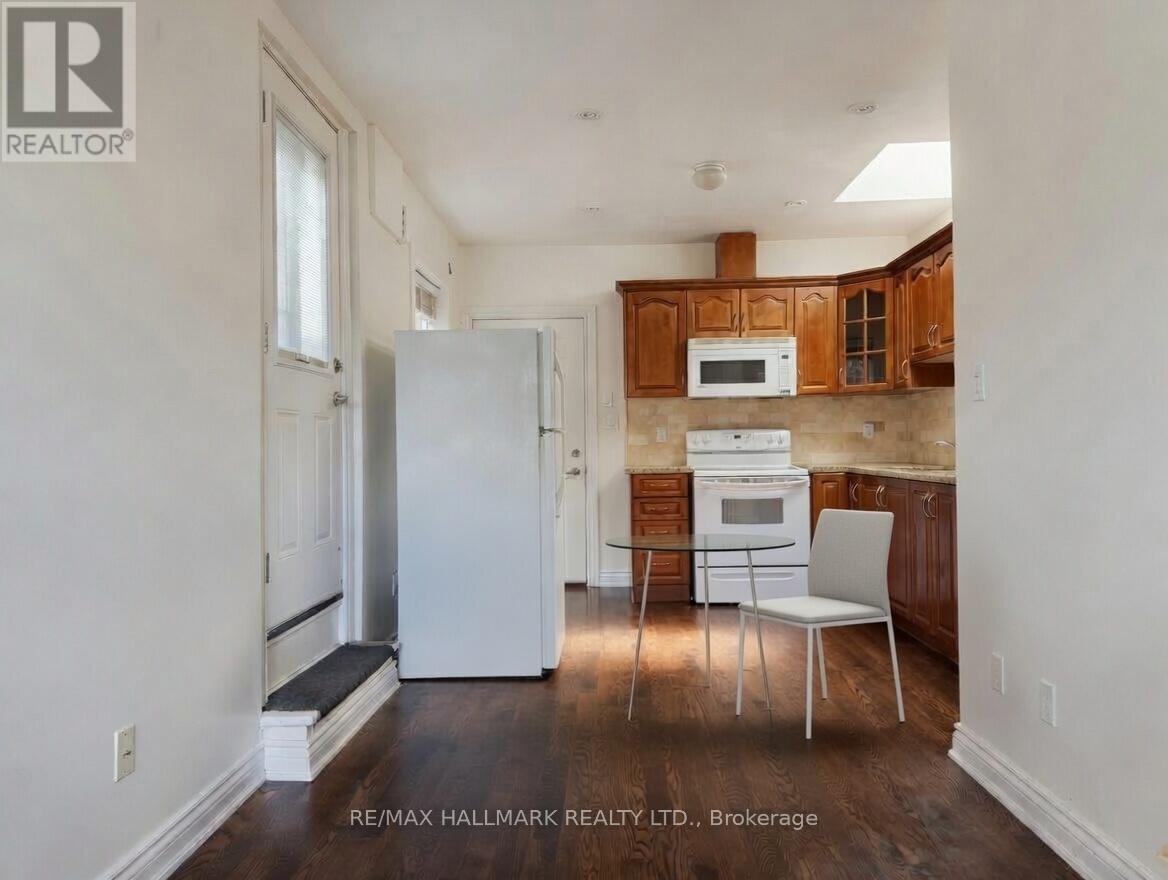 2 - 2038 Danforth Avenue, Toronto, Ontario  M4C 1J6 - Photo 9 - E13118096