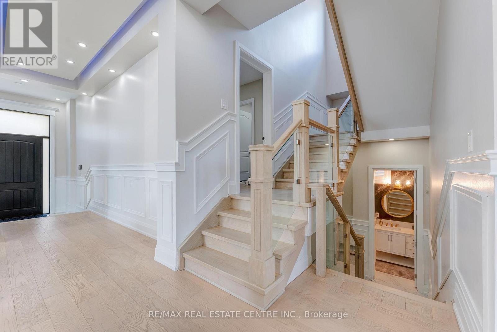 252 Paisley Boulevard W, Mississauga, Ontario  L5B 2A4 - Photo 18 - W13117894