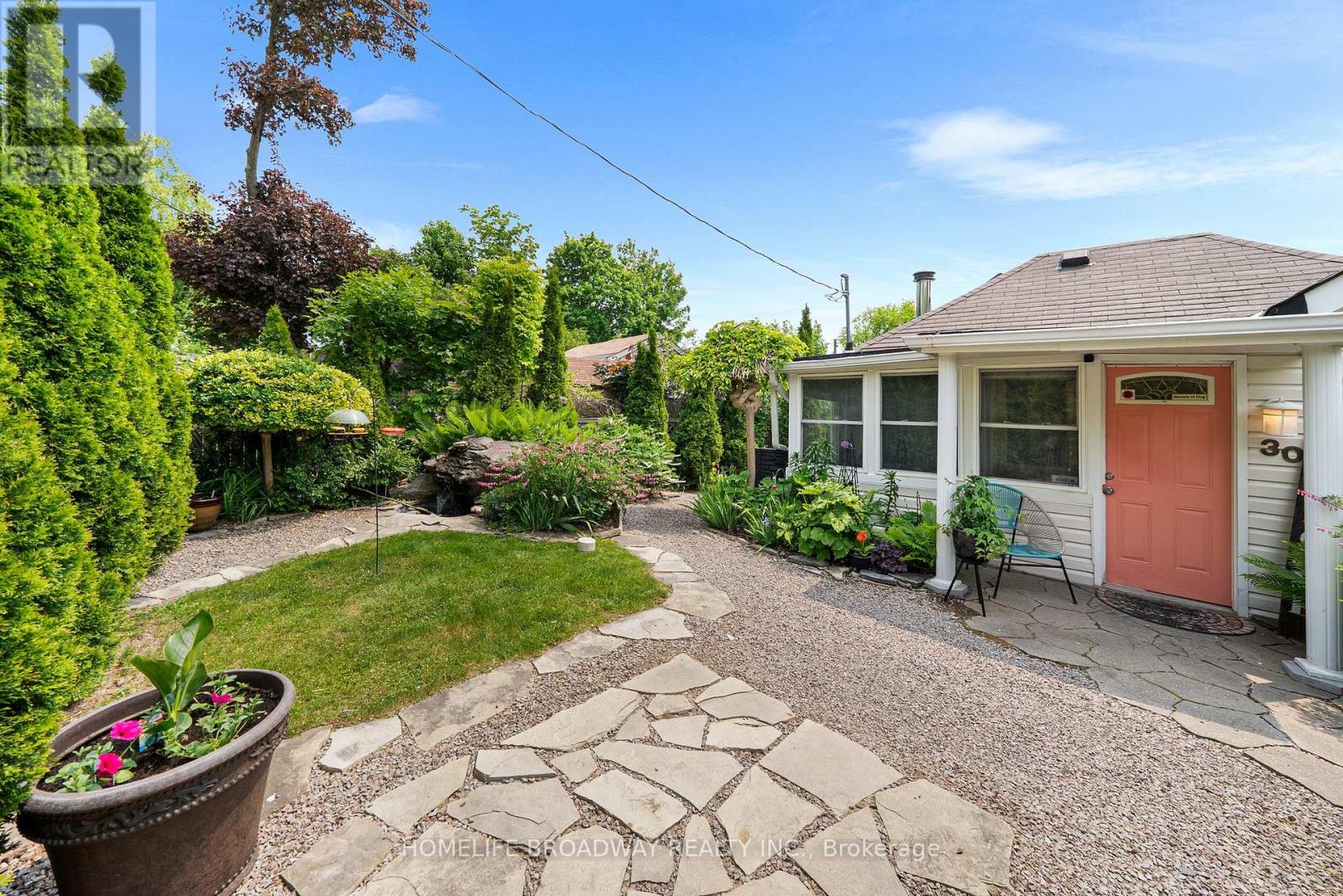 30 Parkhill Drive, Whitchurch-Stouffville, Ontario  L4A 2G1 - Photo 2 - N13117980