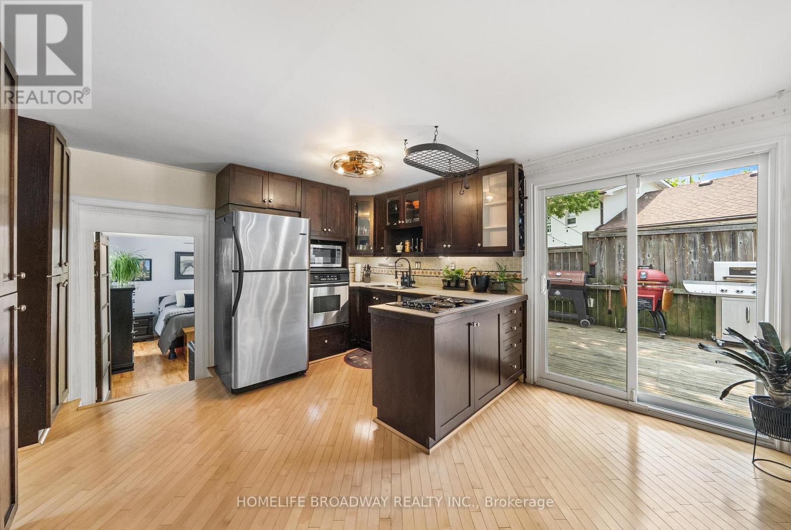 30 Parkhill Drive, Whitchurch-Stouffville, Ontario  L4A 2G1 - Photo 6 - N13117980