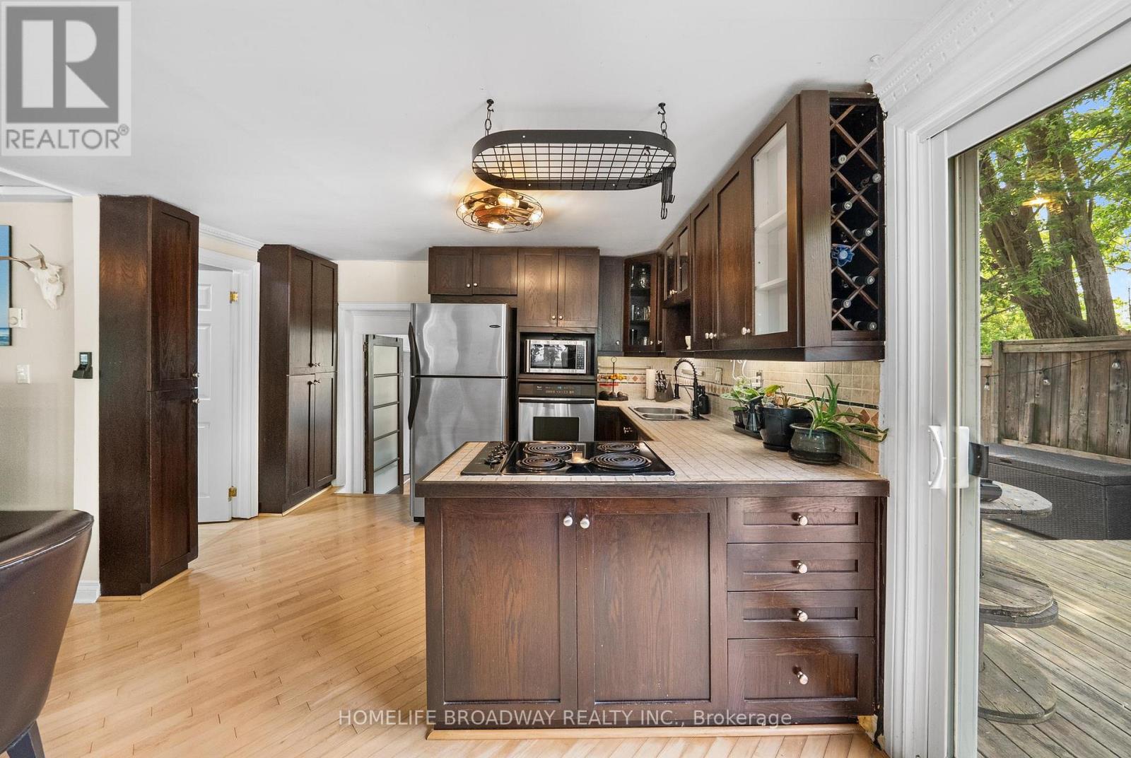 30 Parkhill Drive, Whitchurch-Stouffville, Ontario  L4A 2G1 - Photo 7 - N13117980