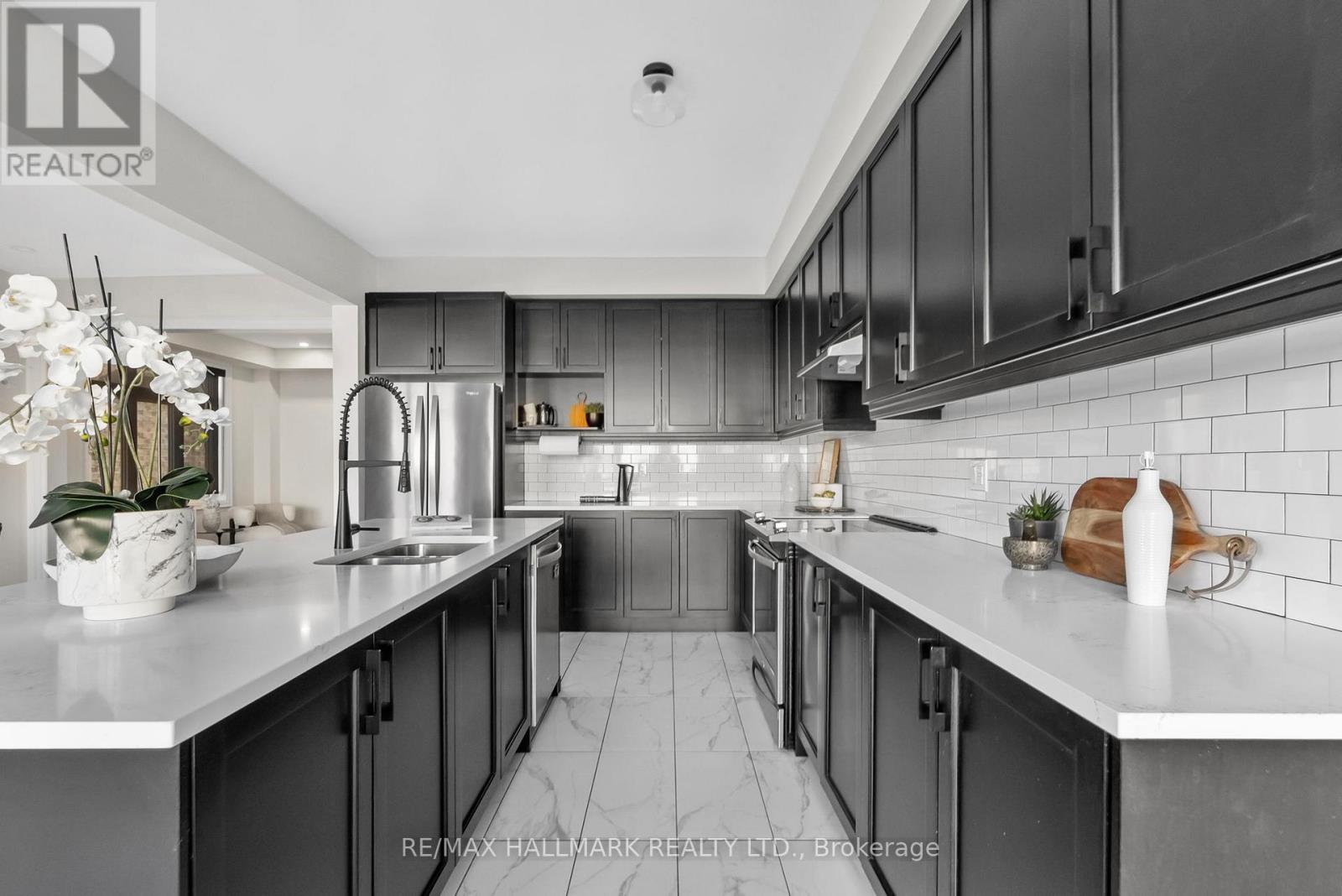 74 Prunella Crescent, East Gwillimbury, Ontario  L9N 0S7 - Photo 4 - N13118040
