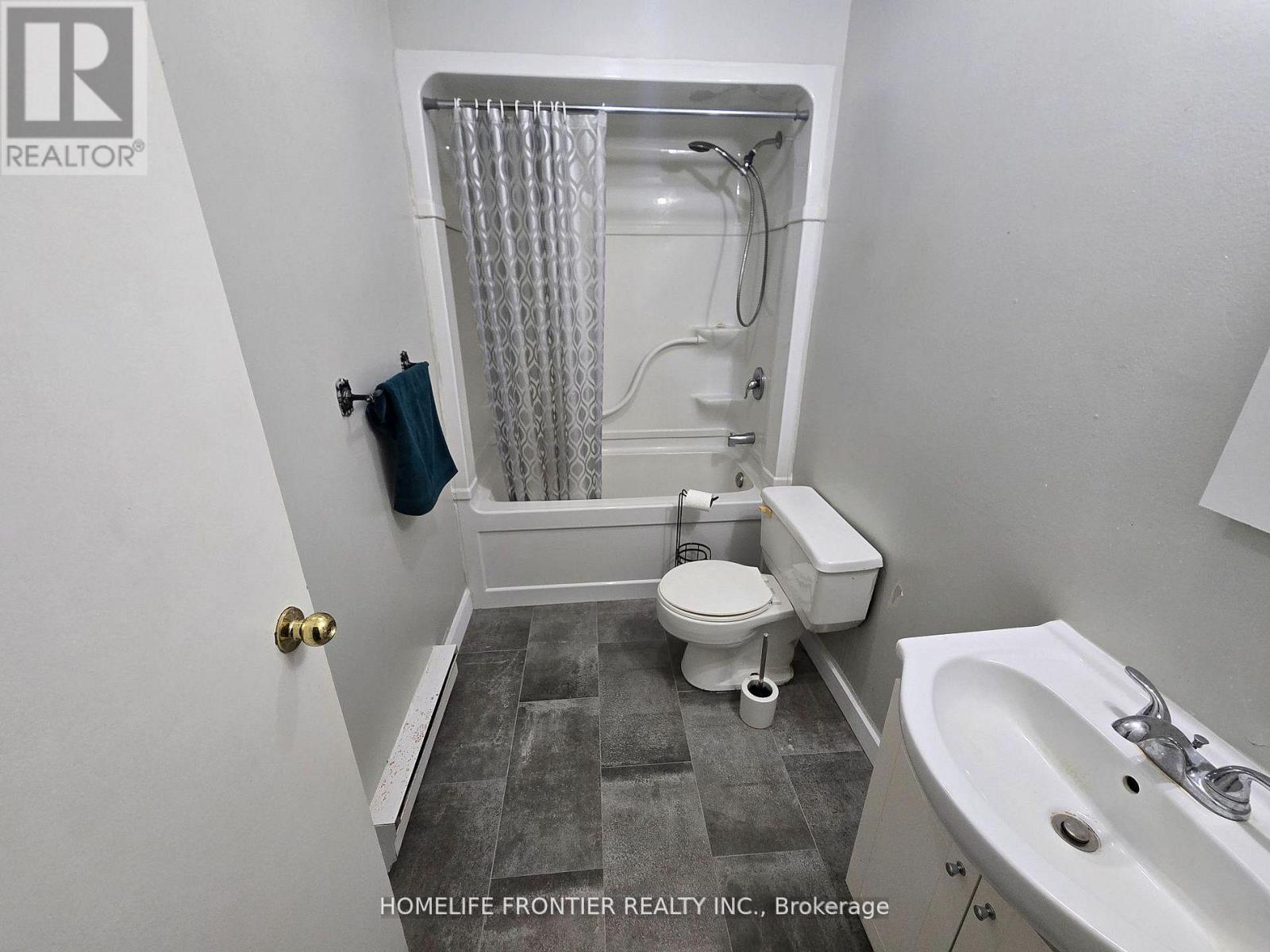 2 - 1015 Arnold Street, Innisfil, Ontario  L0L 1C0 - Photo 8 - N13118080