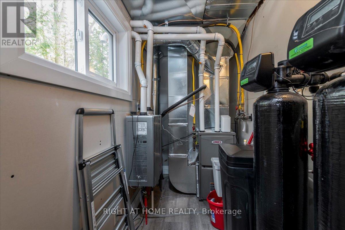 241 Rockaway Beach Place, Innisfil, Ontario  L0L 1K0 - Photo 19 - N13118094