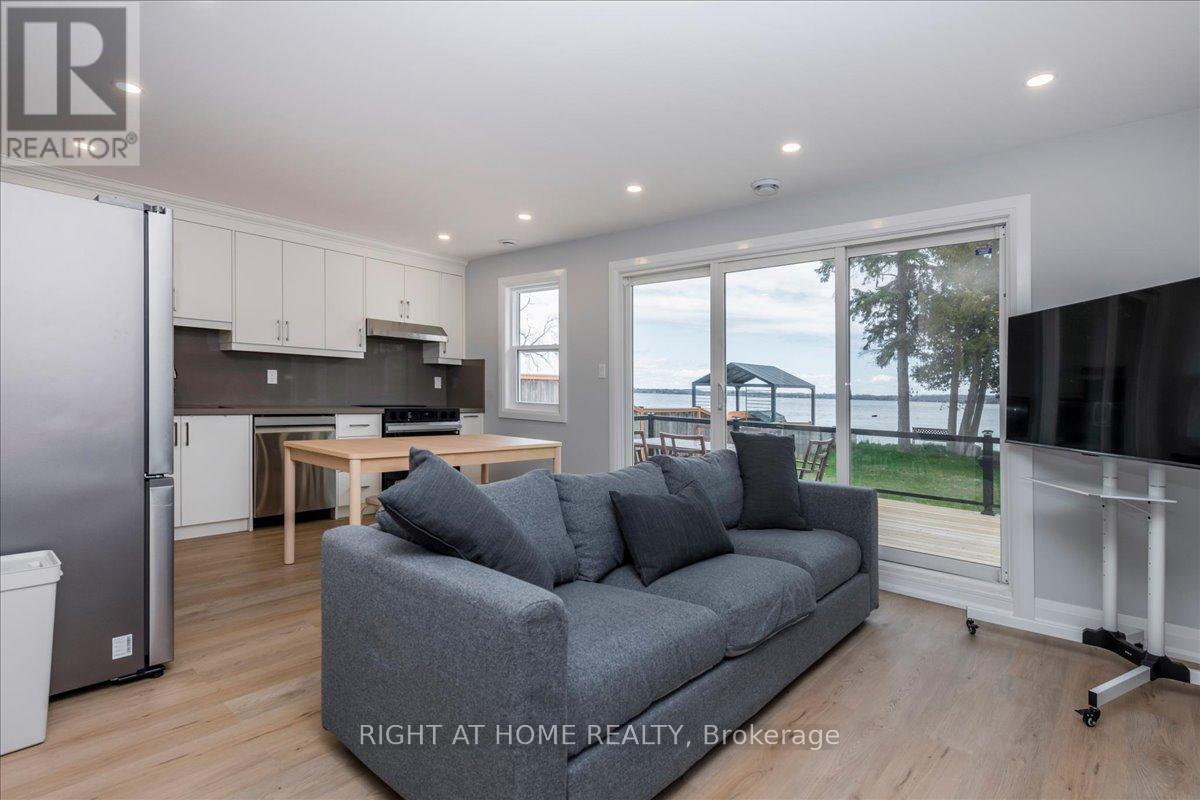 241 Rockaway Beach Place, Innisfil, Ontario  L0L 1K0 - Photo 8 - N13118094