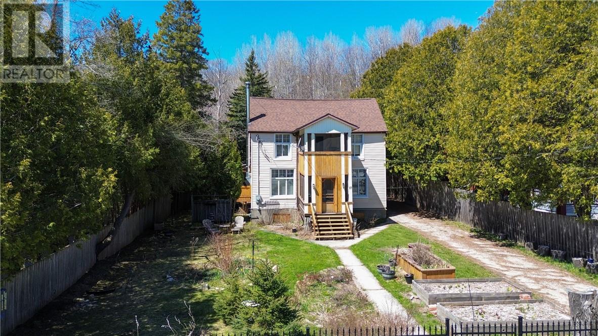 17 Phipps Street, Gore Bay, Ontario  P0P 1H0 - Photo 2 - 2126655