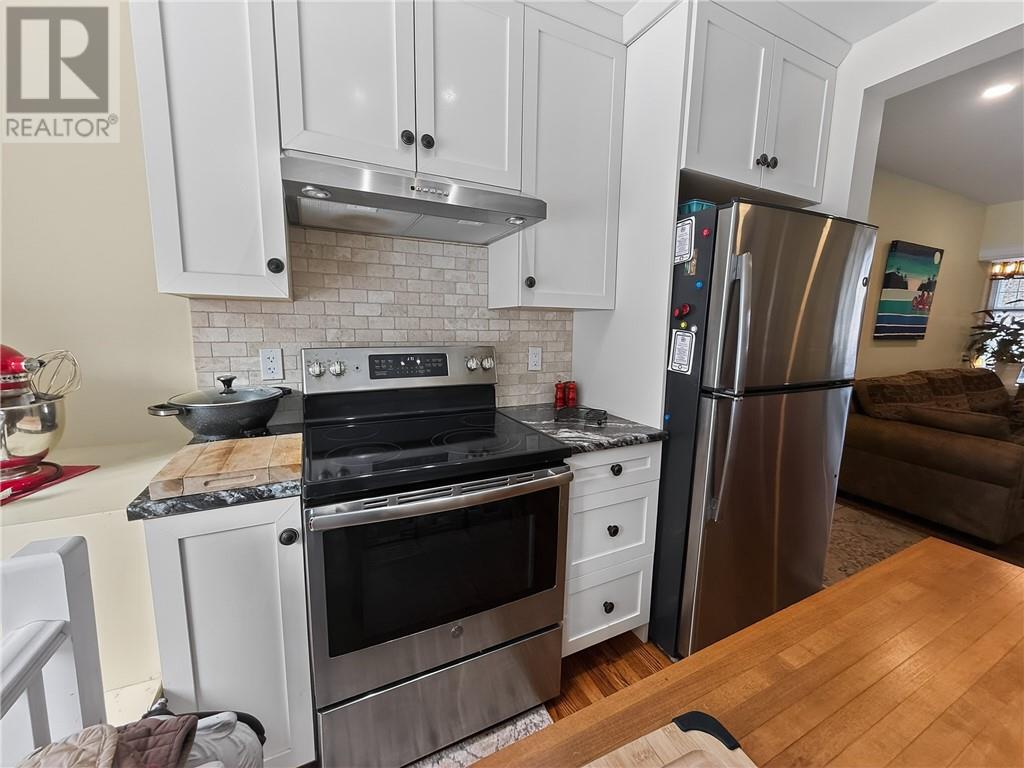 17 Phipps Street, Gore Bay, Ontario  P0P 1H0 - Photo 6 - 2126655
