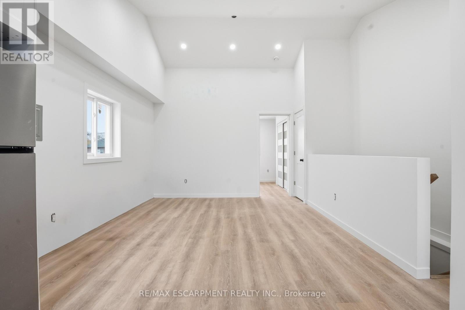 Main House Upper - 1049 Glencairn Avenue, Toronto, Ontario  M6B 2B1 - Photo 7 - W13117998