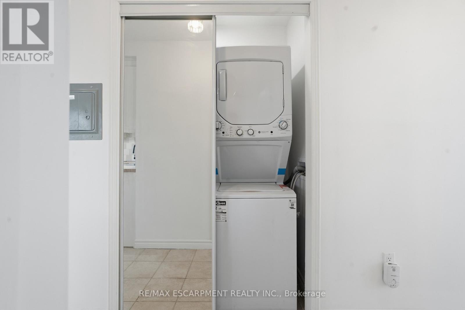 Main Floor - 1049 Glencairn Avenue, Toronto (Yorkdale-Glen Park), Ontario  M6B 2B1 - Photo 11 - W13118002
