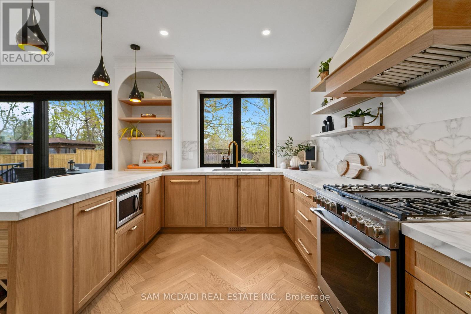 130 Lake Promenade, Toronto, Ontario  M8W 1A5 - Photo 12 - W13118032