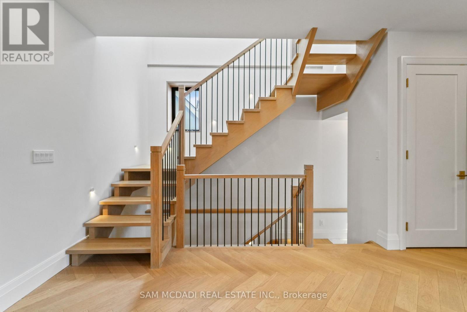 130 Lake Promenade, Toronto, Ontario  M8W 1A5 - Photo 16 - W13118032