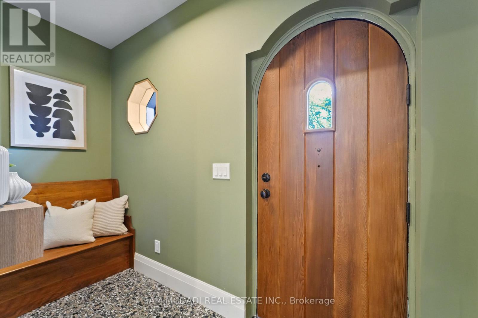 130 Lake Promenade, Toronto, Ontario  M8W 1A5 - Photo 4 - W13118032