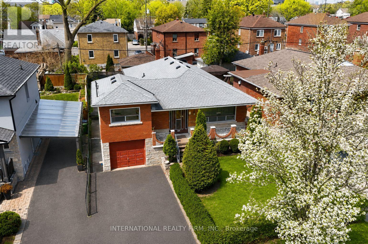 24 MORGAN AVENUE, Toronto, Ontario