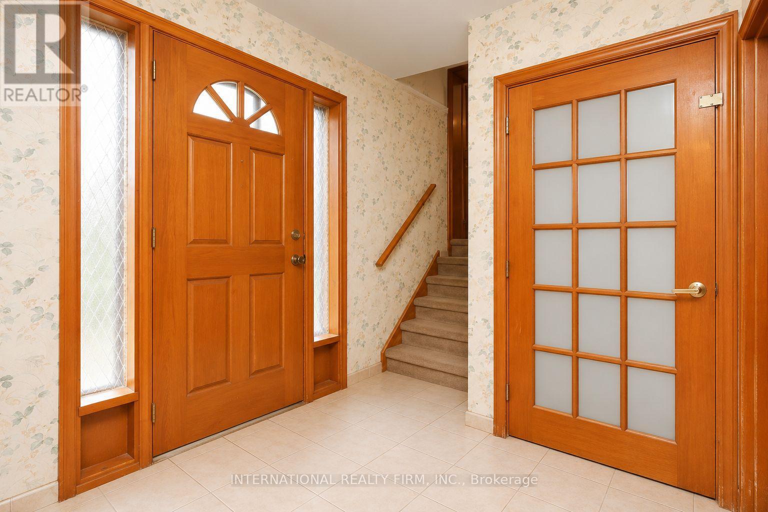 24 Morgan Avenue, Toronto, Ontario  M8Y 2Z8 - Photo 6 - W13118072