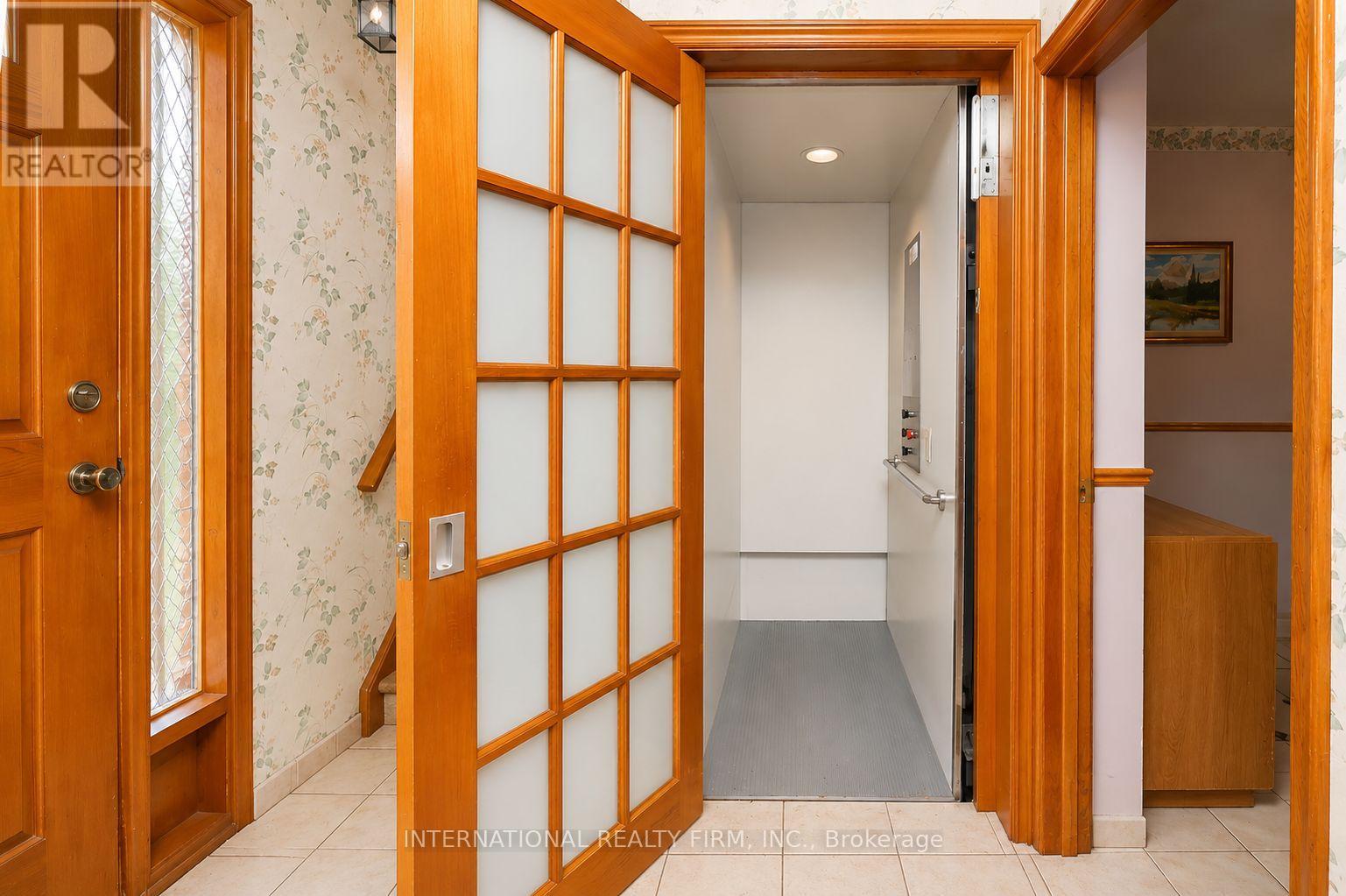 24 Morgan Avenue, Toronto, Ontario  M8Y 2Z8 - Photo 7 - W13118072
