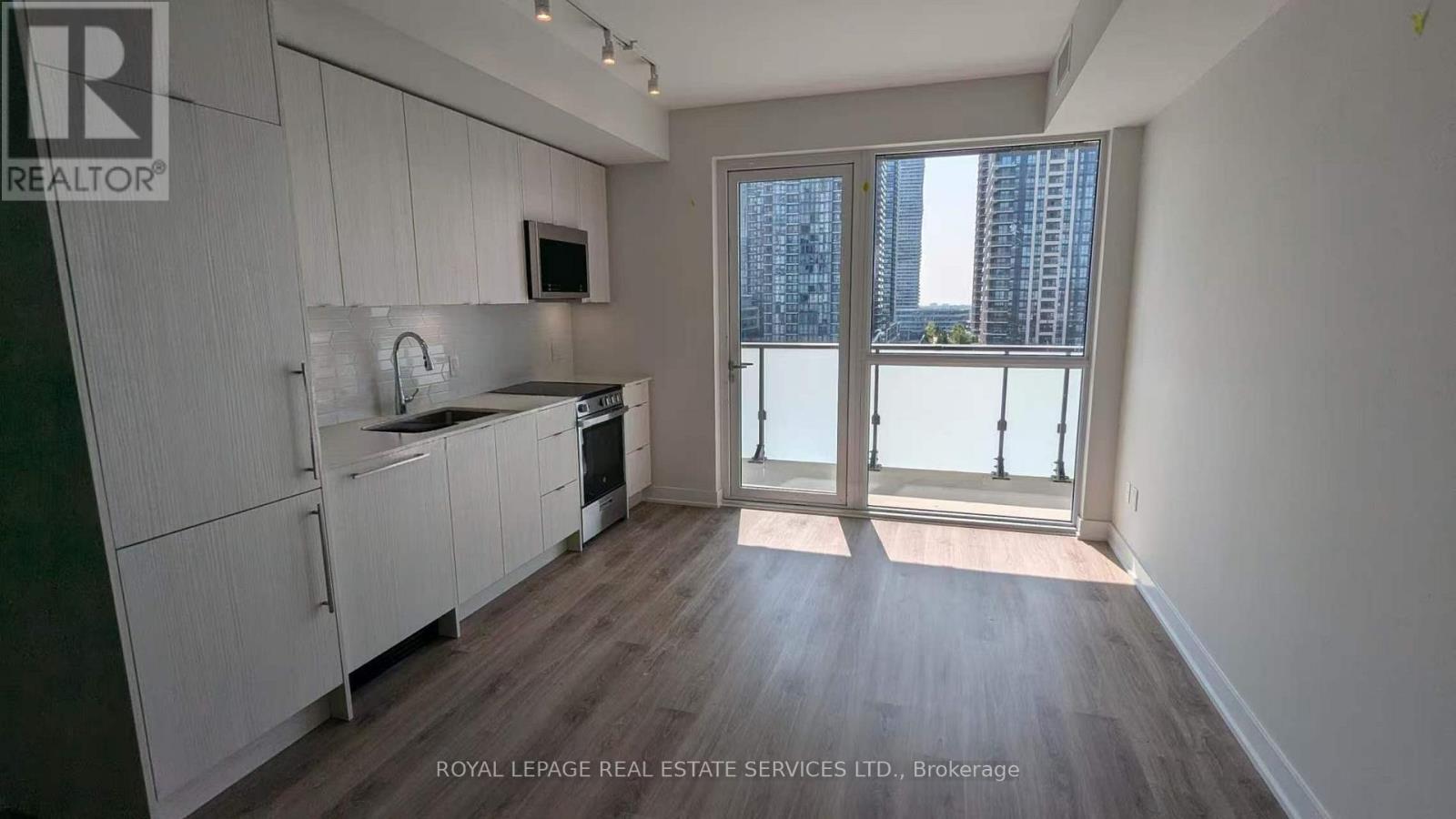 809 - 4130 Parkside Drive, Mississauga, Ontario  L5B 3M8 - Photo 2 - W13118090