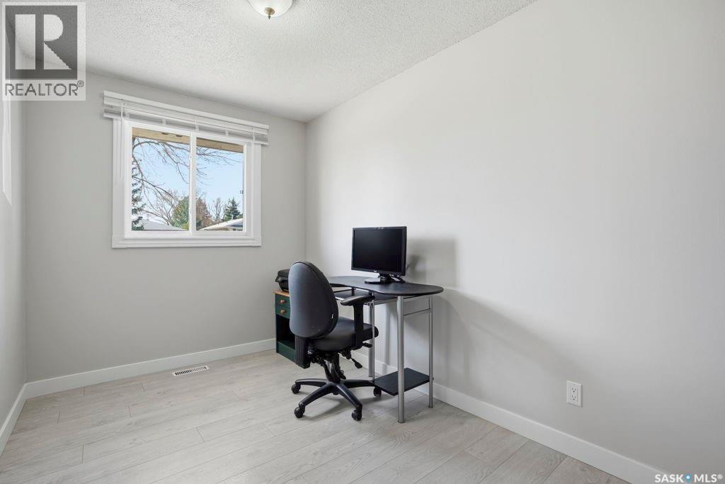 38 Cartier Crescent, Saskatoon, Saskatchewan  S7L 4L7 - Photo 12 - SK035696