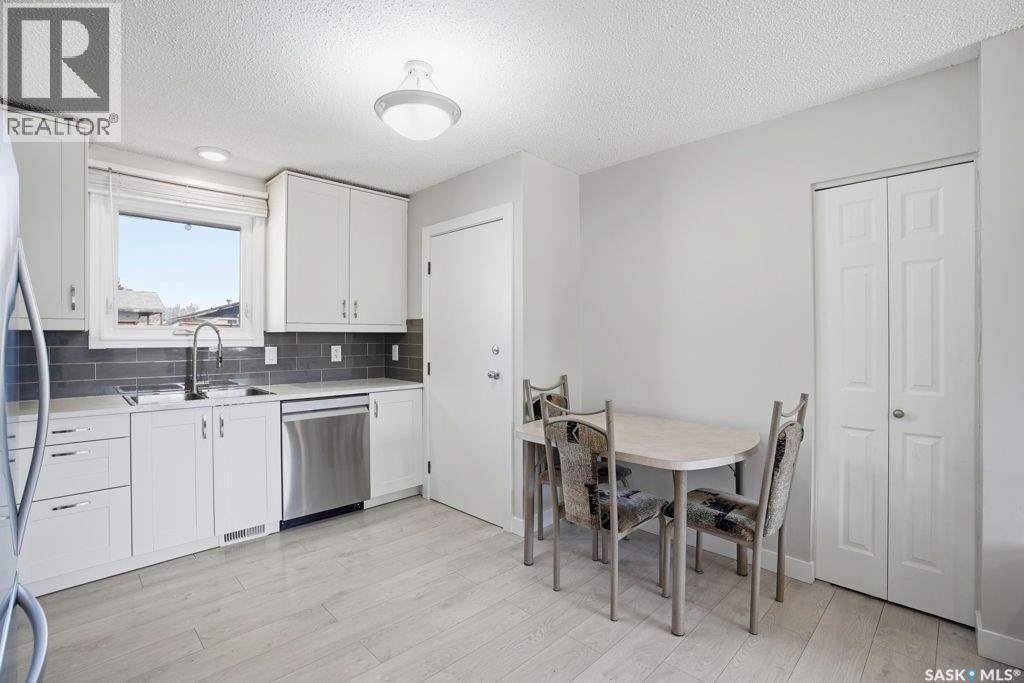 38 Cartier Crescent, Saskatoon, Saskatchewan  S7L 4L7 - Photo 5 - SK035696