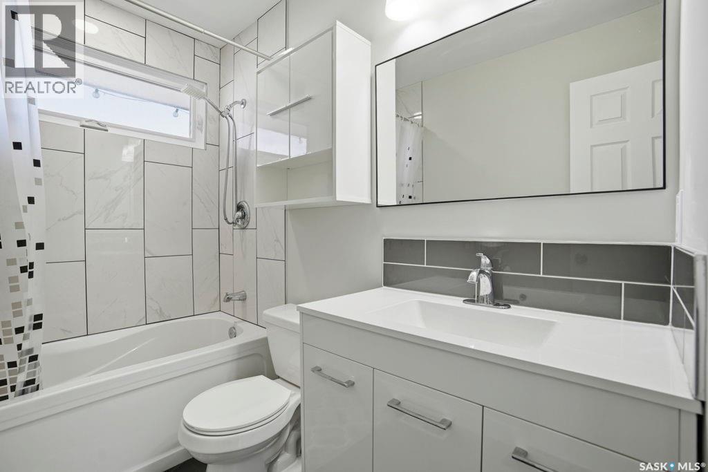 38 Cartier Crescent, Saskatoon, Saskatchewan  S7L 4L7 - Photo 9 - SK035696