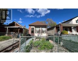 25 MADELAINE AVENUE, Toronto, Ontario