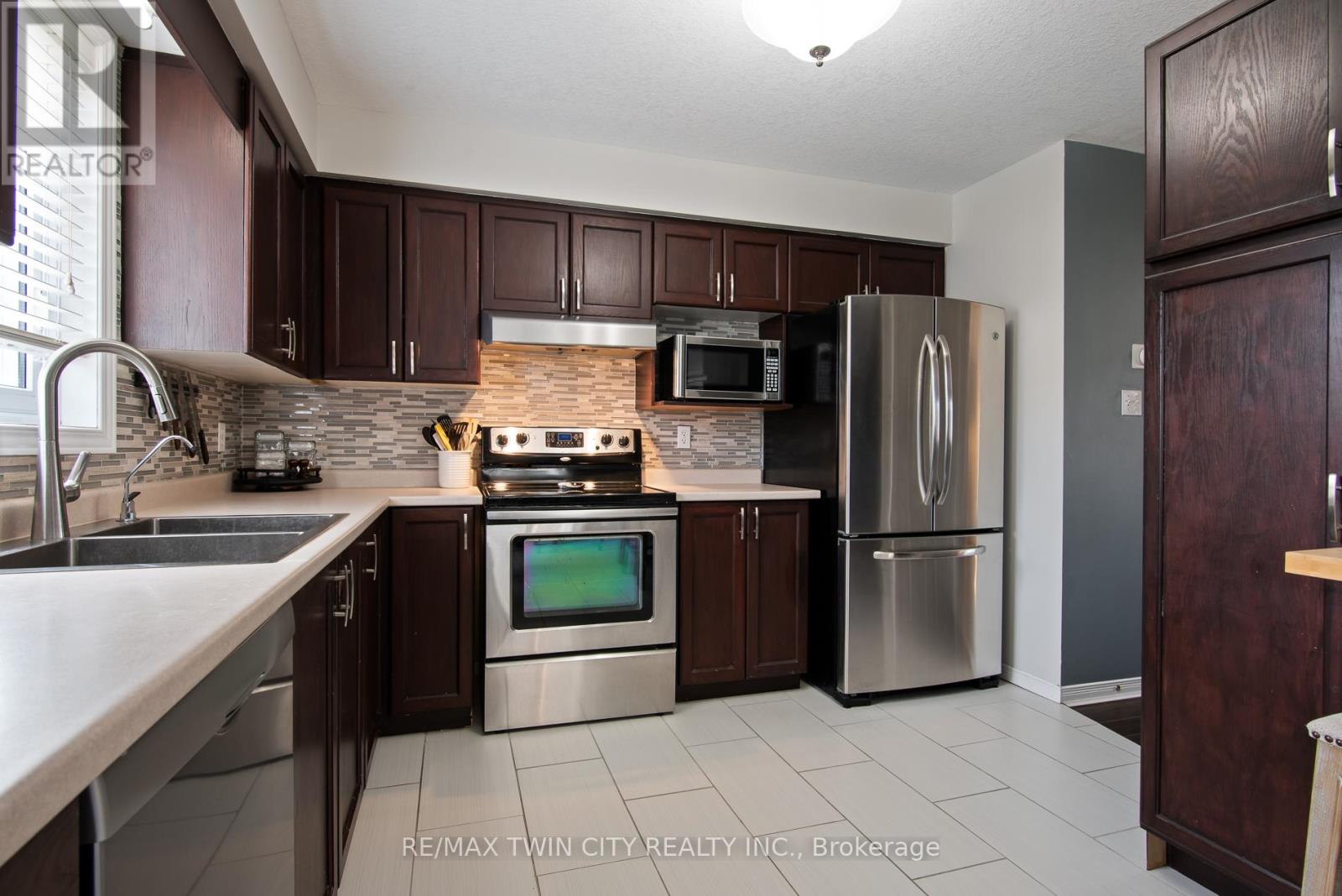 729 Brandenburg Boulevard, Waterloo, Ontario  N2T 2V4 - Photo 11 - X13117990