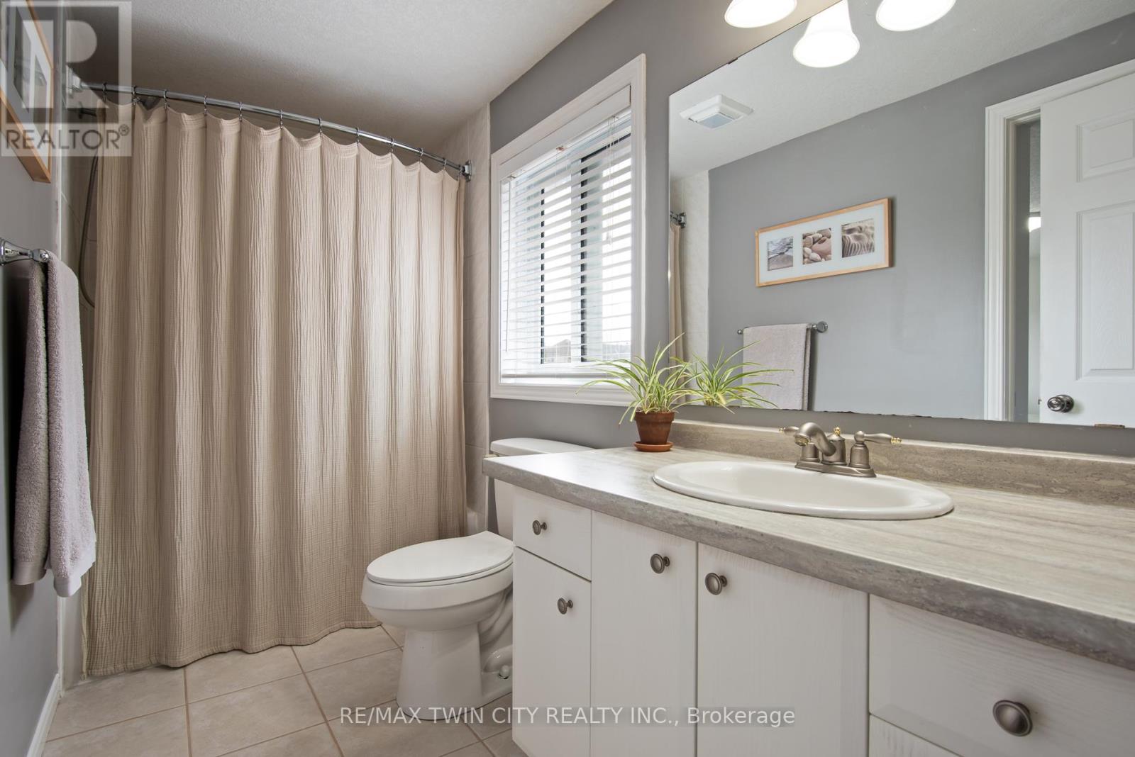 729 Brandenburg Boulevard, Waterloo, Ontario  N2T 2V4 - Photo 19 - X13117990