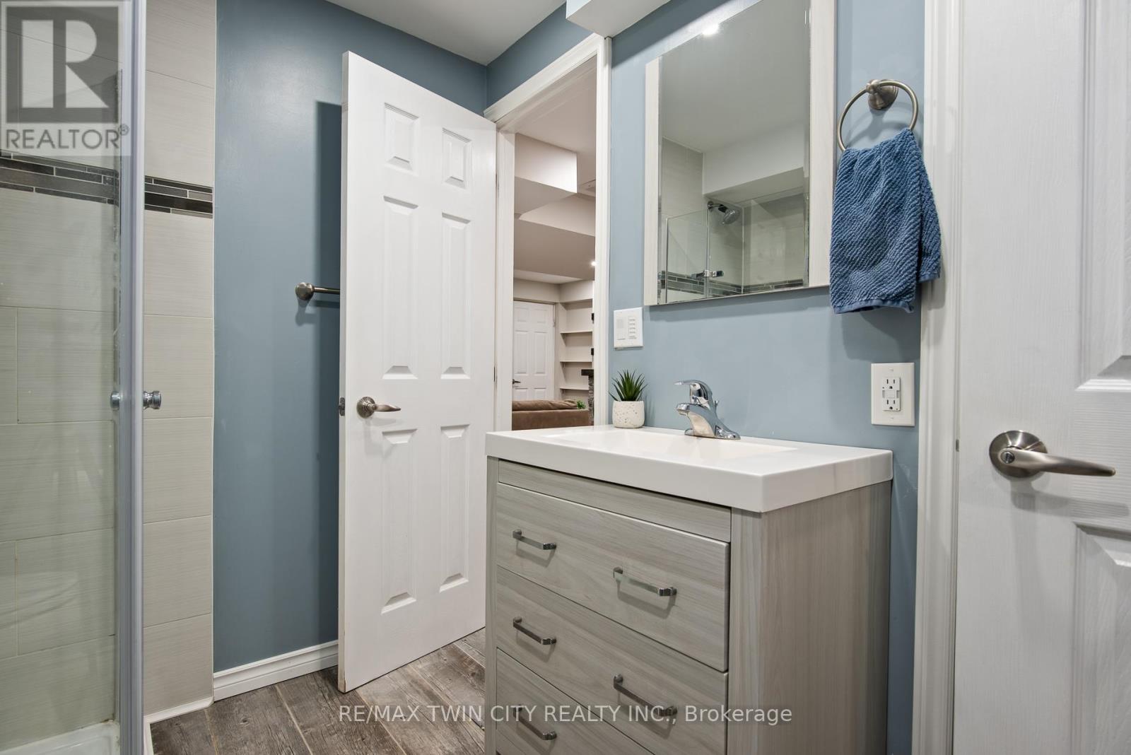 729 Brandenburg Boulevard, Waterloo, Ontario  N2T 2V4 - Photo 24 - X13117990