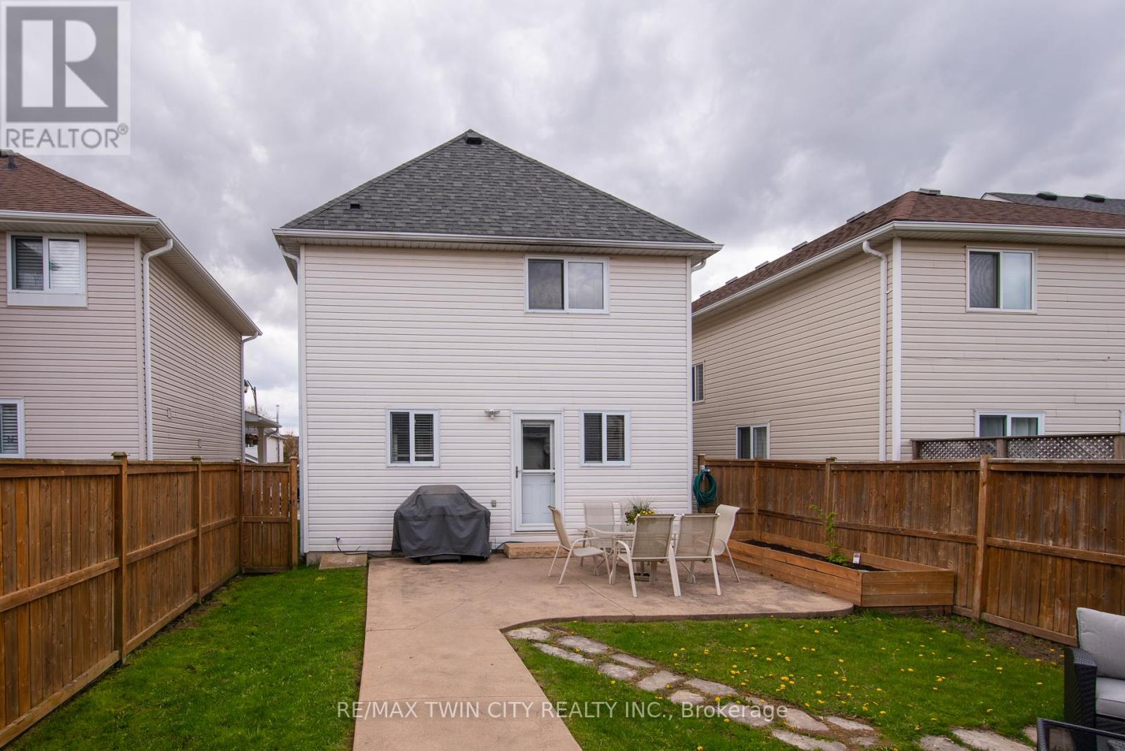 729 Brandenburg Boulevard, Waterloo, Ontario  N2T 2V4 - Photo 27 - X13117990