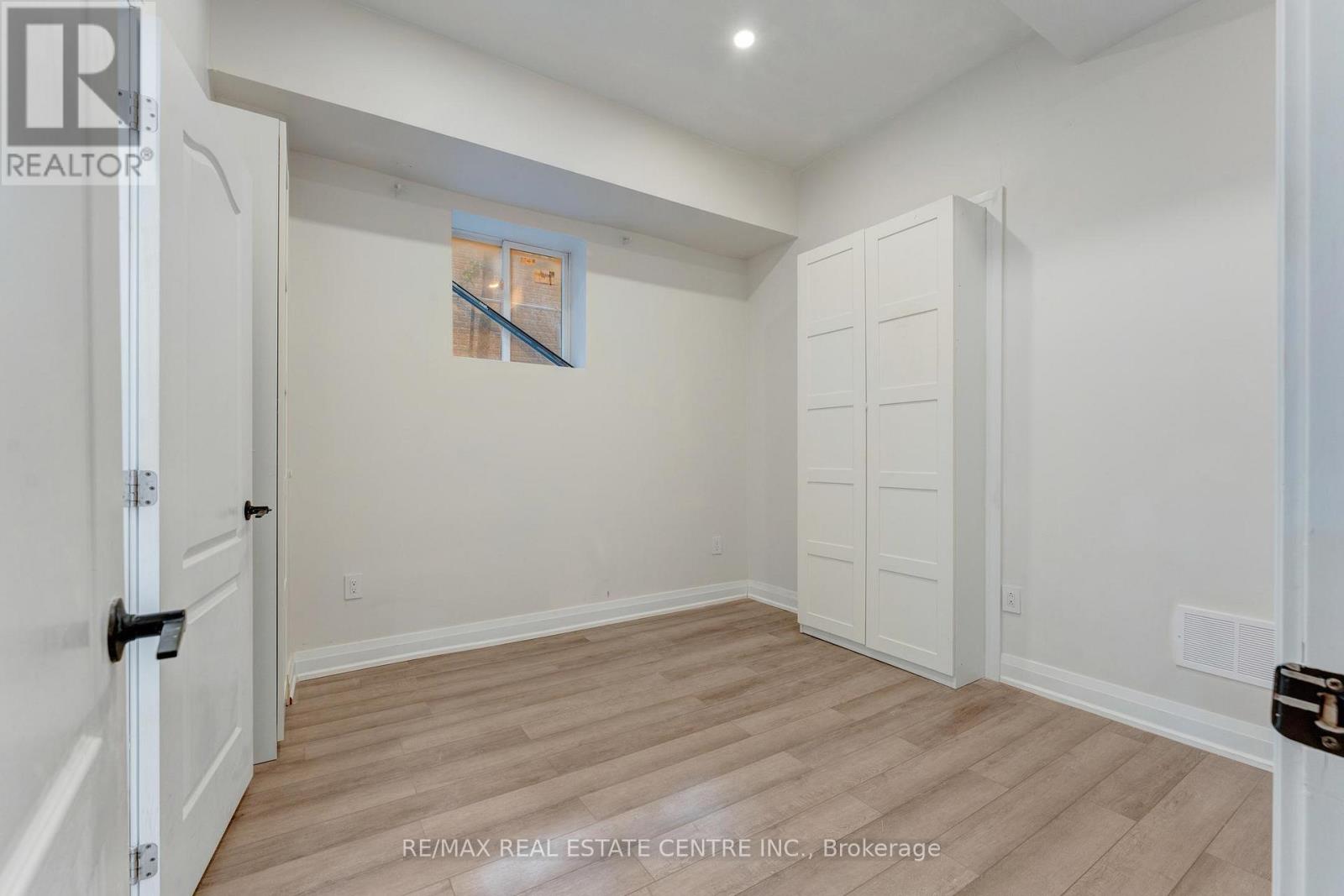 252 Paisley Boulevard W, Mississauga, Ontario  L5B 2A4 - Photo 37 - W13117894