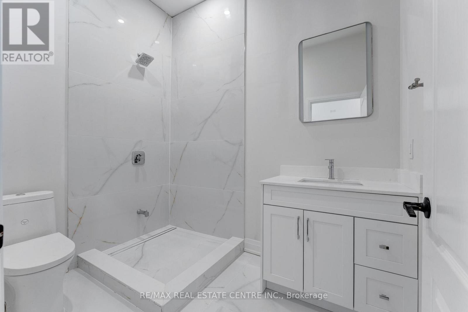 252 Paisley Boulevard W, Mississauga, Ontario  L5B 2A4 - Photo 41 - W13117894