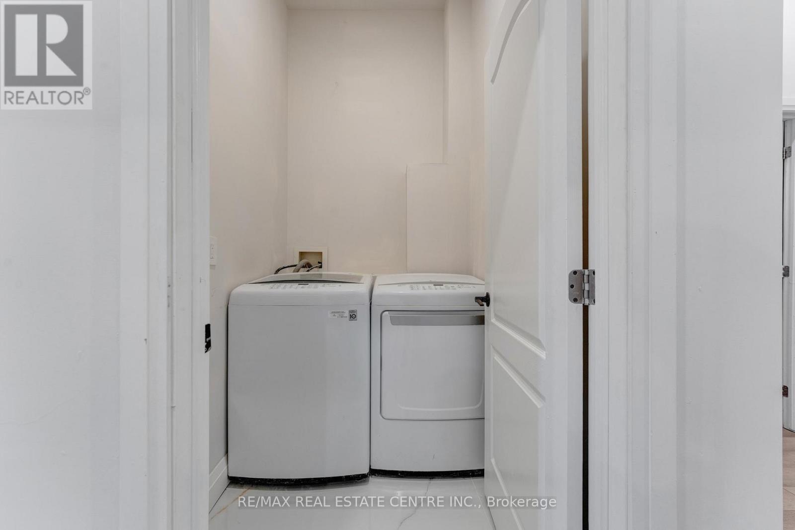 252 Paisley Boulevard W, Mississauga, Ontario  L5B 2A4 - Photo 42 - W13117894