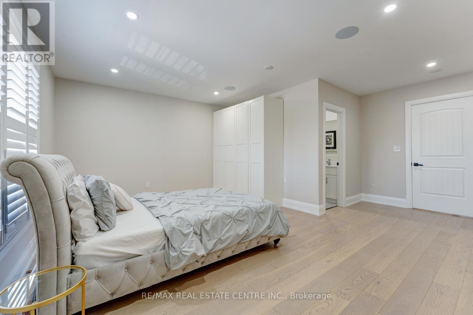 252 Paisley Boulevard W, Mississauga, Ontario  L5B 2A4 - Photo 19 - W13117894