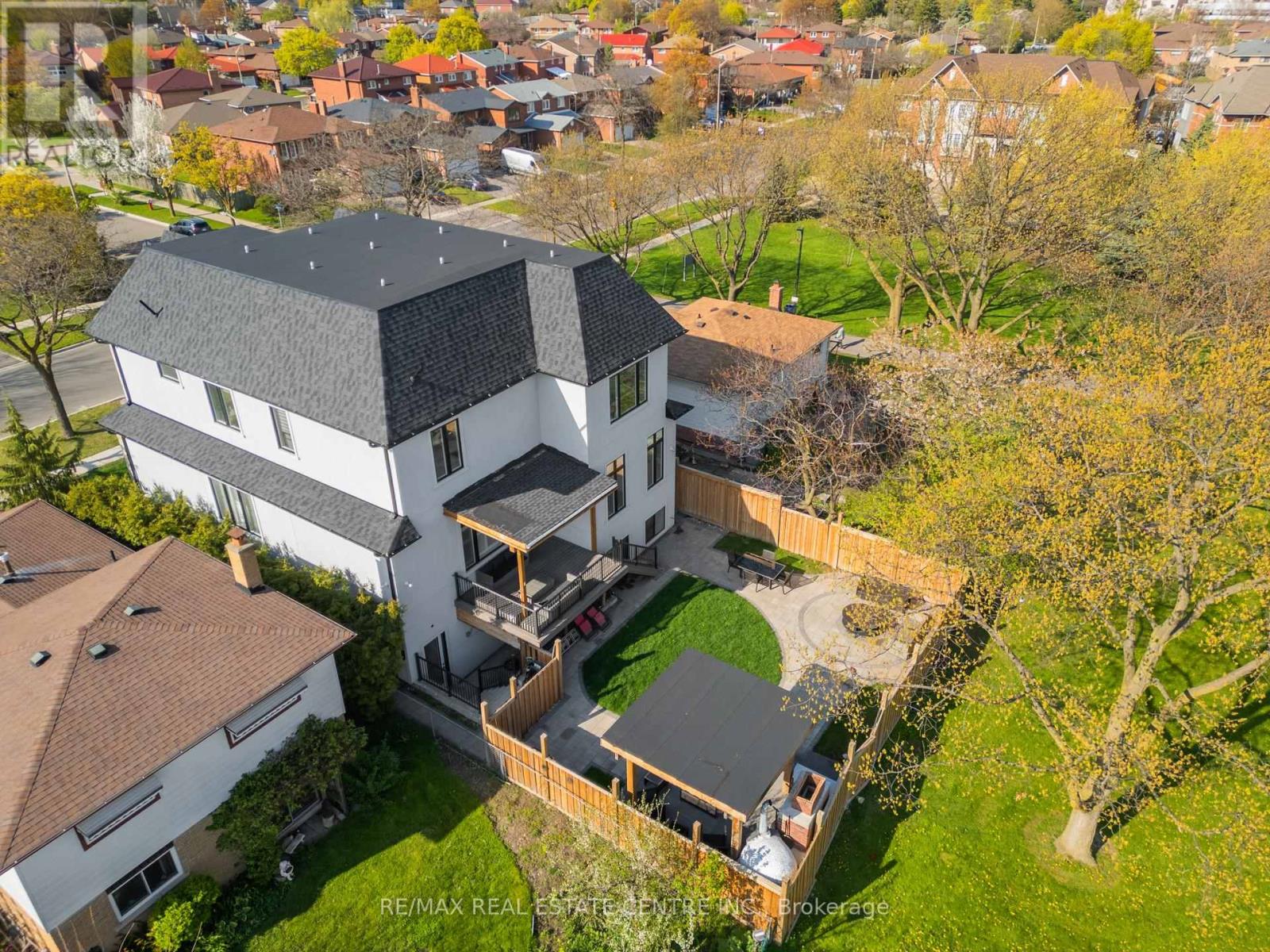 252 Paisley Boulevard W, Mississauga, Ontario  L5B 2A4 - Photo 48 - W13117894